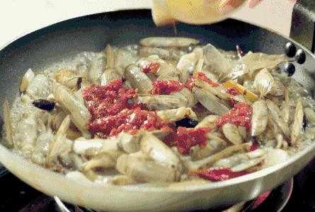 四月蛏肥美莫负西施舌,三月适合吃的海鲜蛏子