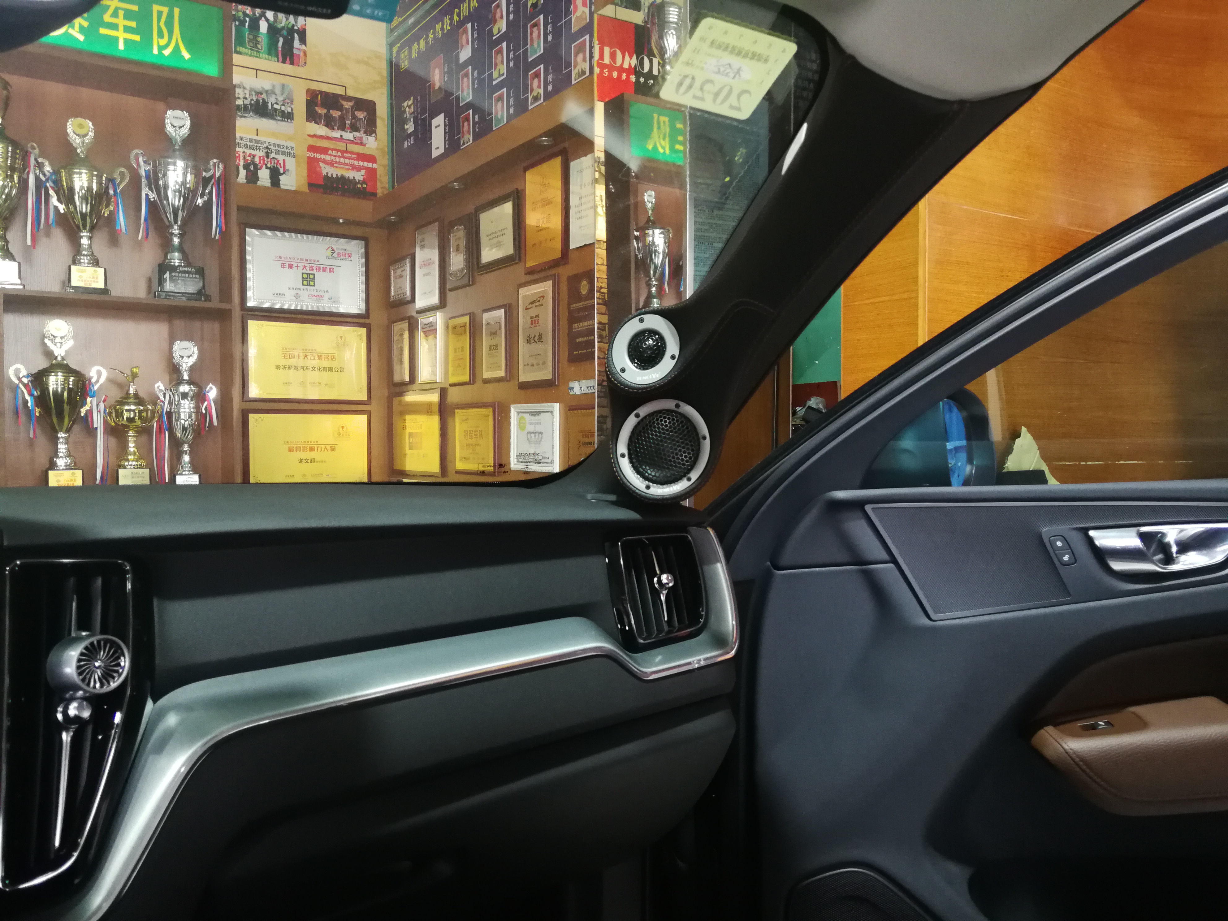 沃尔沃xc60汽车鸣笛喇叭改装,高品质车载音响改装