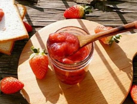 吃不完的草莓要做什么酱,吃不完的草莓怎么做草莓果酱存放