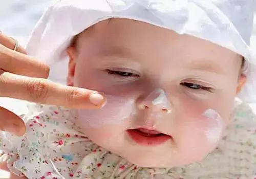 孩子湿疹反复痒到哭，擦药又怕激素？做好这4点，宝宝少受罪
