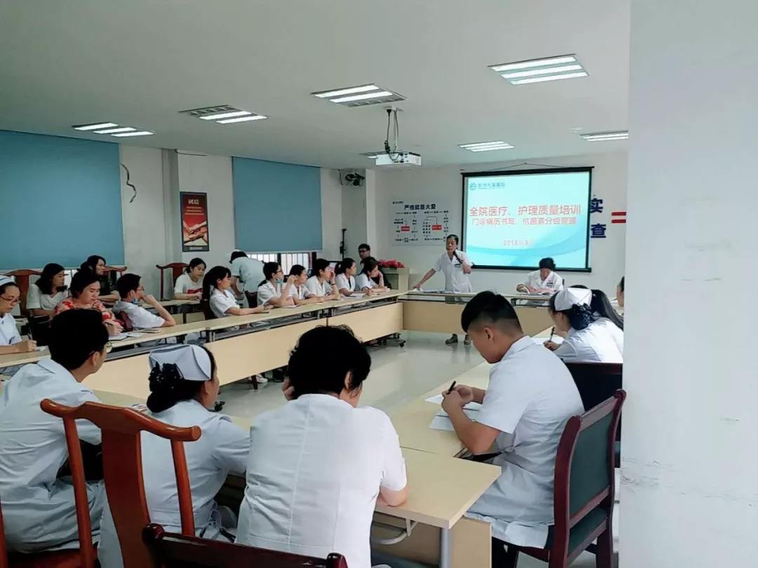 小人要求你请客吃饭，情商高的人会说这三句话来拒绝，不会得罪人