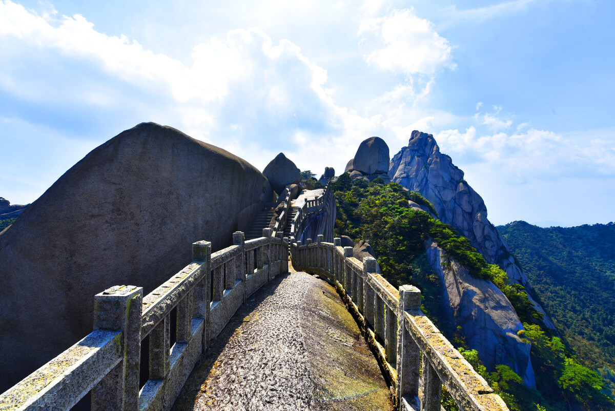 国内旅游十大必去的名山,一生必去的5个绝美景点