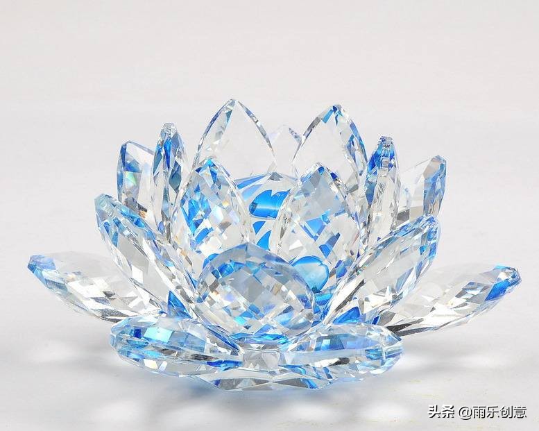 天然水晶和玻璃水晶有什么区别,水晶的东西和玻璃的有区别吗