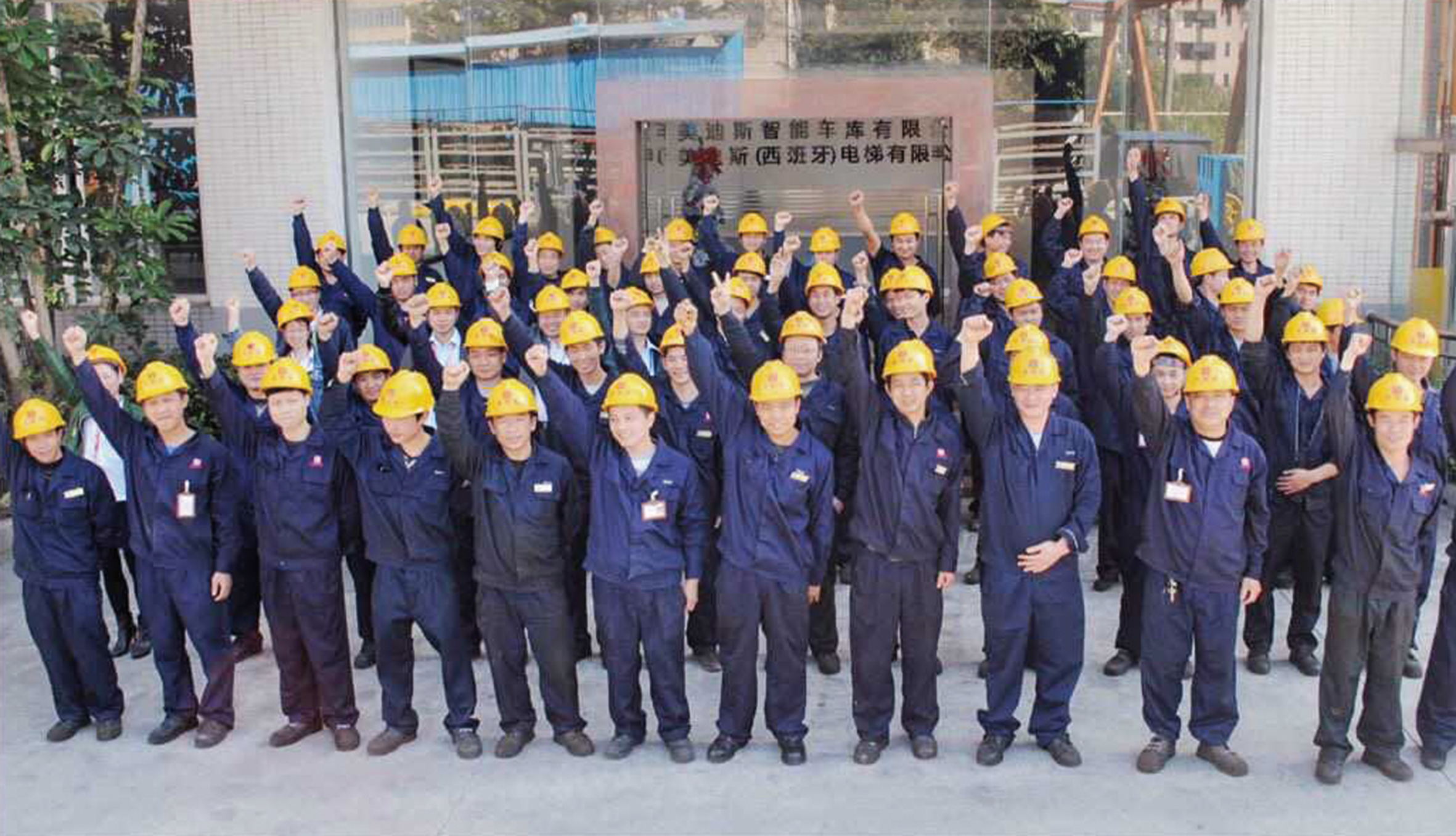 知性女“玲”傲然绽放