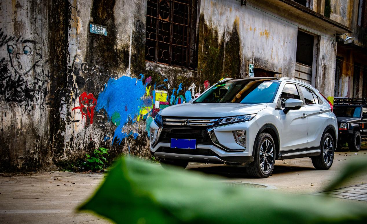 全新日系suv油耗5l左右还配四驱,全系四驱7.5秒破百这台suv不一般