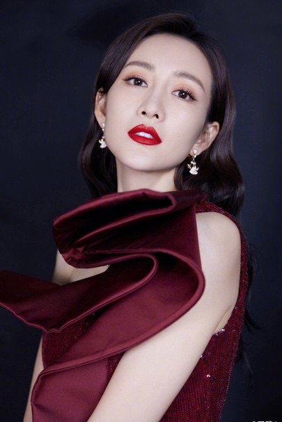 王鸥最惊艳的穿红裙,王鸥早期中央台