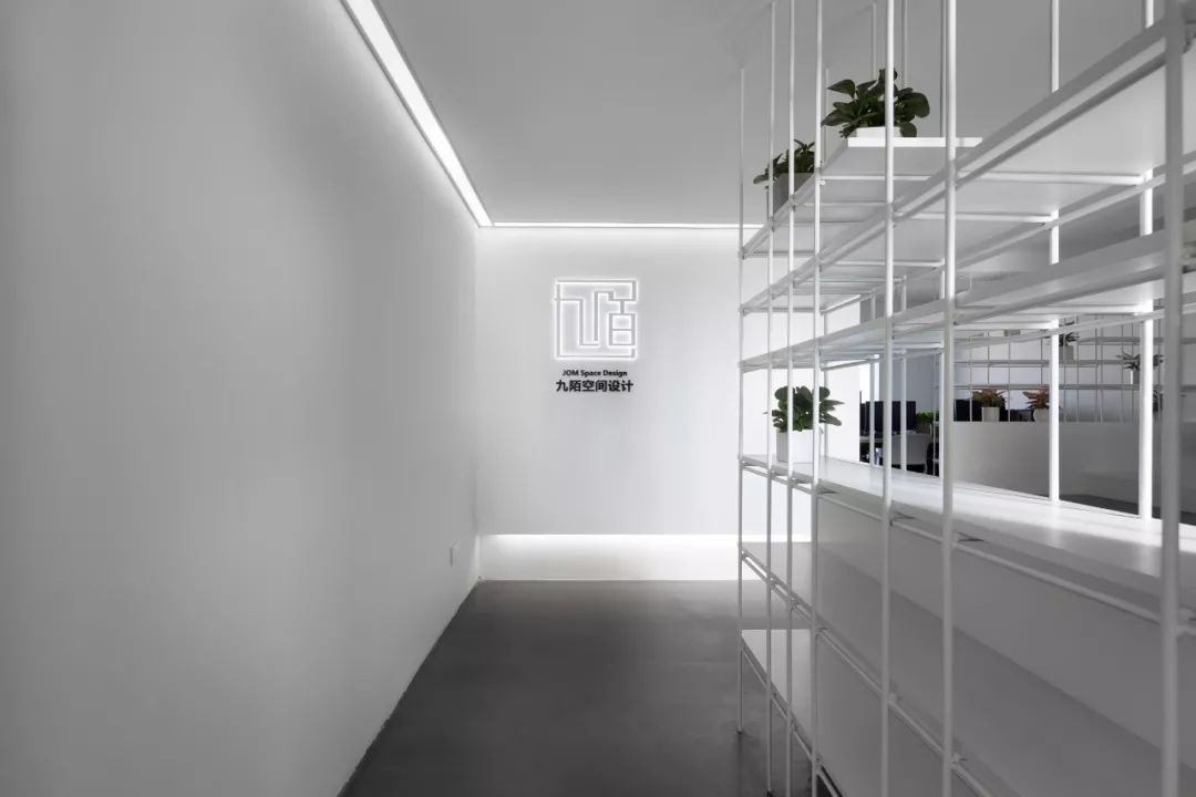 简约开放办公区设计,郑州办公空间设计风格