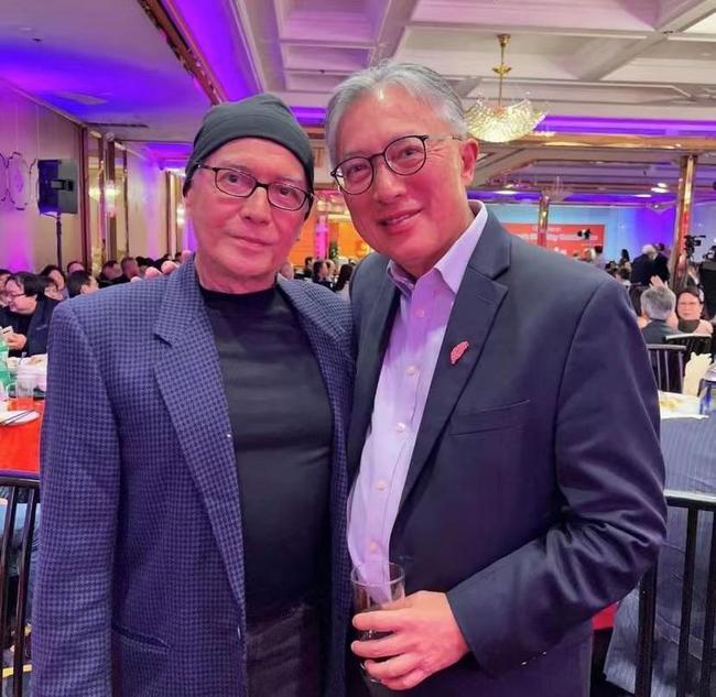 他被父母抛弃,她被父亲抛弃被继母算计被退婚