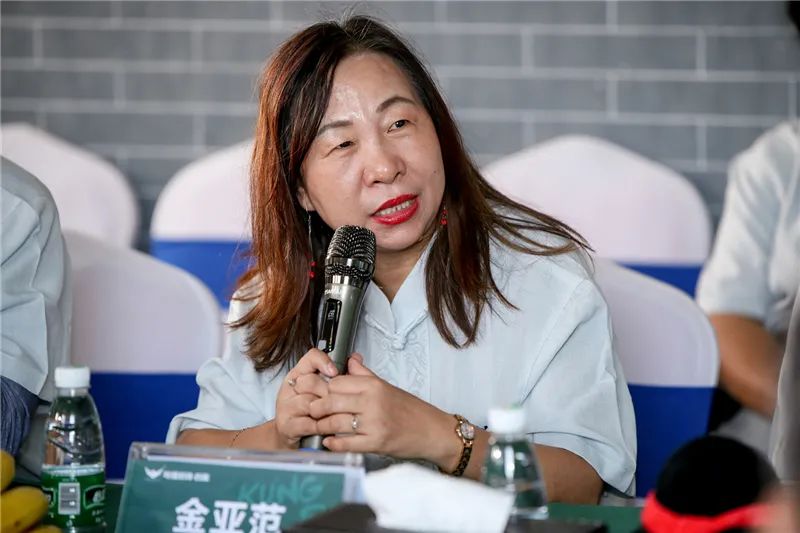 李小龙是功夫片开山之祖,李小龙永恒的传奇