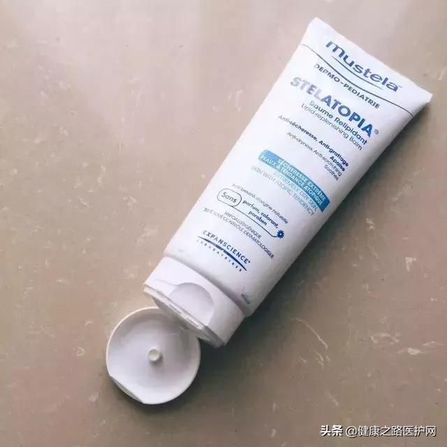 宝宝小时候脸上起湿疹留下的坑,宝宝湿疹涂啥都没用