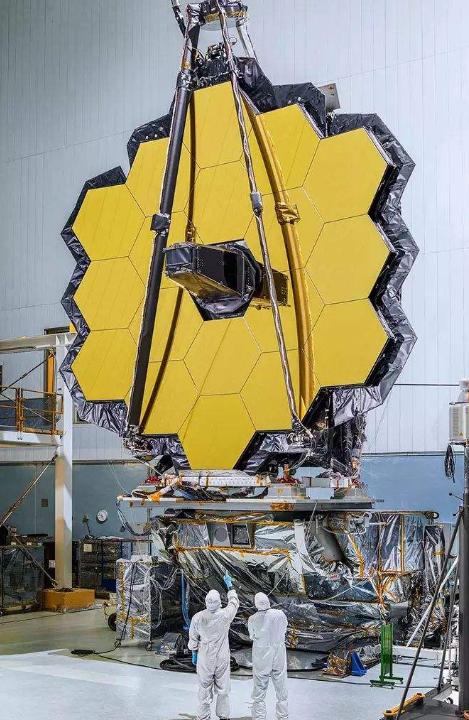 哈勃望远镜改变人类的宇宙时空观,哈勃望远镜探索黑色宇宙