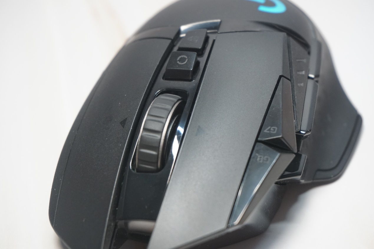 为什么普通鼠标比罗技g502还好用,罗技鼠标g502g402g304哪个顺手