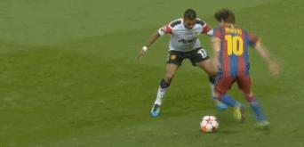 梅西晃倒拜仁过人,梅西过人晃倒门将