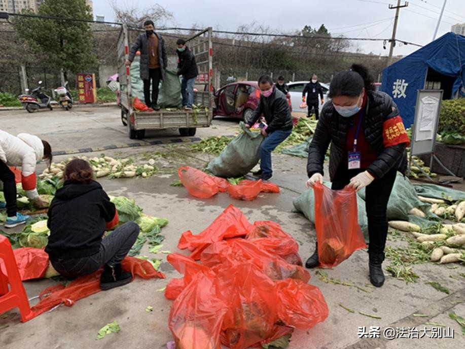 抗疫夫妻齐上阵,防疫夫妻档上阵父子兵