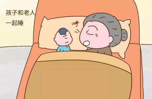 宝爸睡觉压坏宝宝新闻,爸爸睡觉不小心压到宝宝