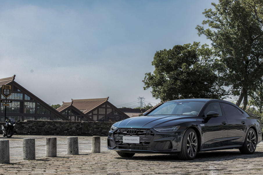 3.0v6全时四驱空气悬挂车型,全系空气悬架6种排量轿跑