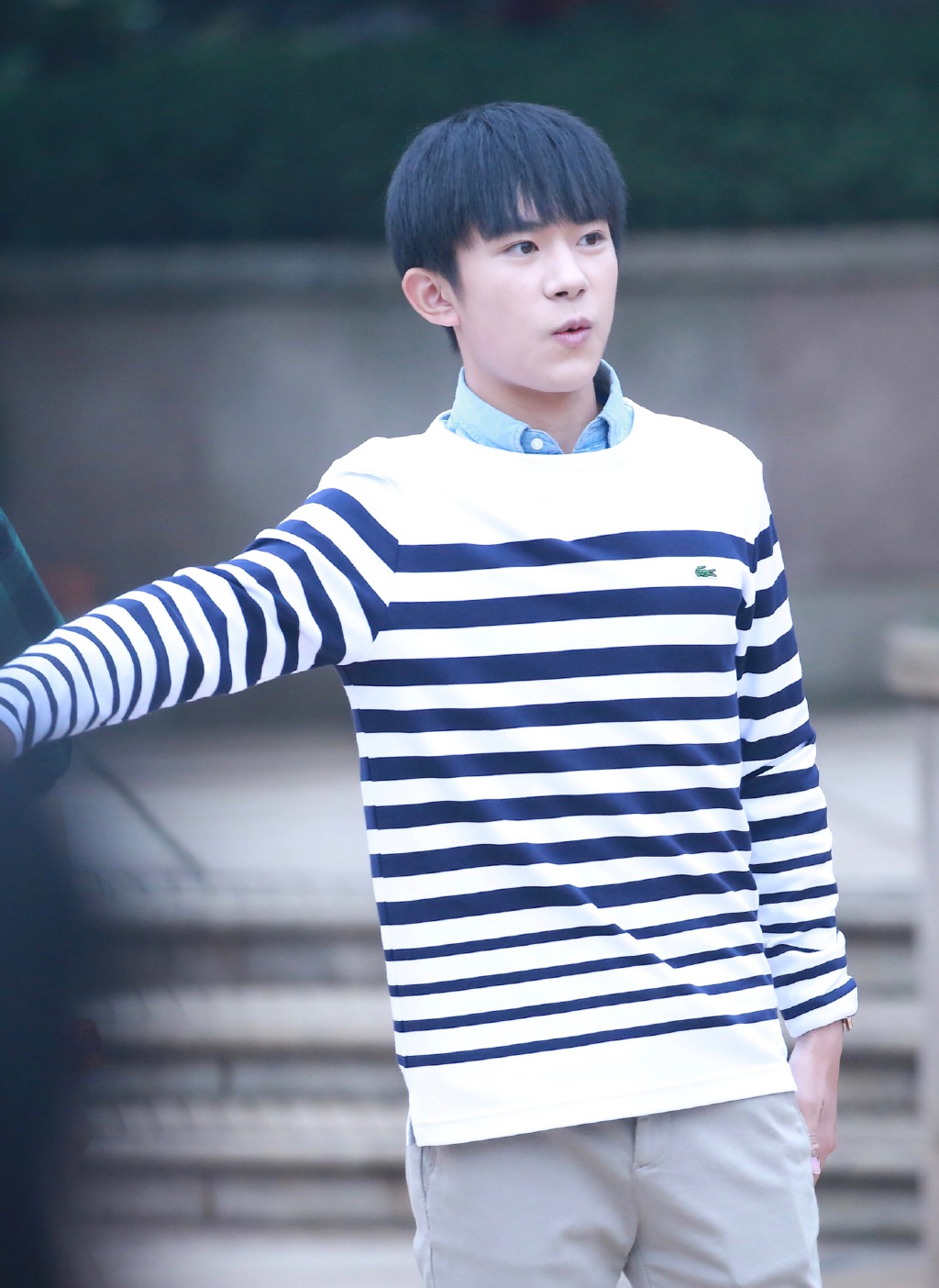 大家对易烊千玺的评价一段话,易烊千玺人物评价简洁