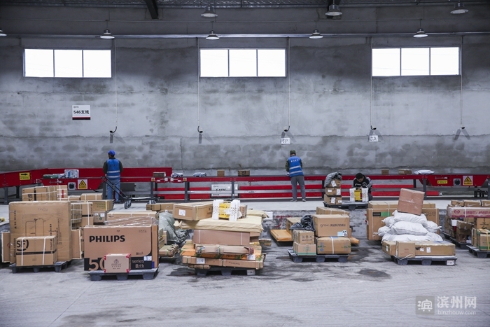 2018时光已走滨州日报90后小美摄影记者定格了您的最美