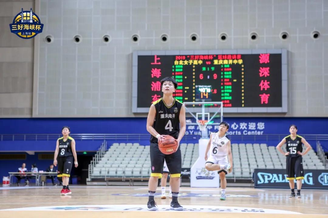 16岁打进国家队，男生与她单打都未必能赢！南开中学伍湘琳