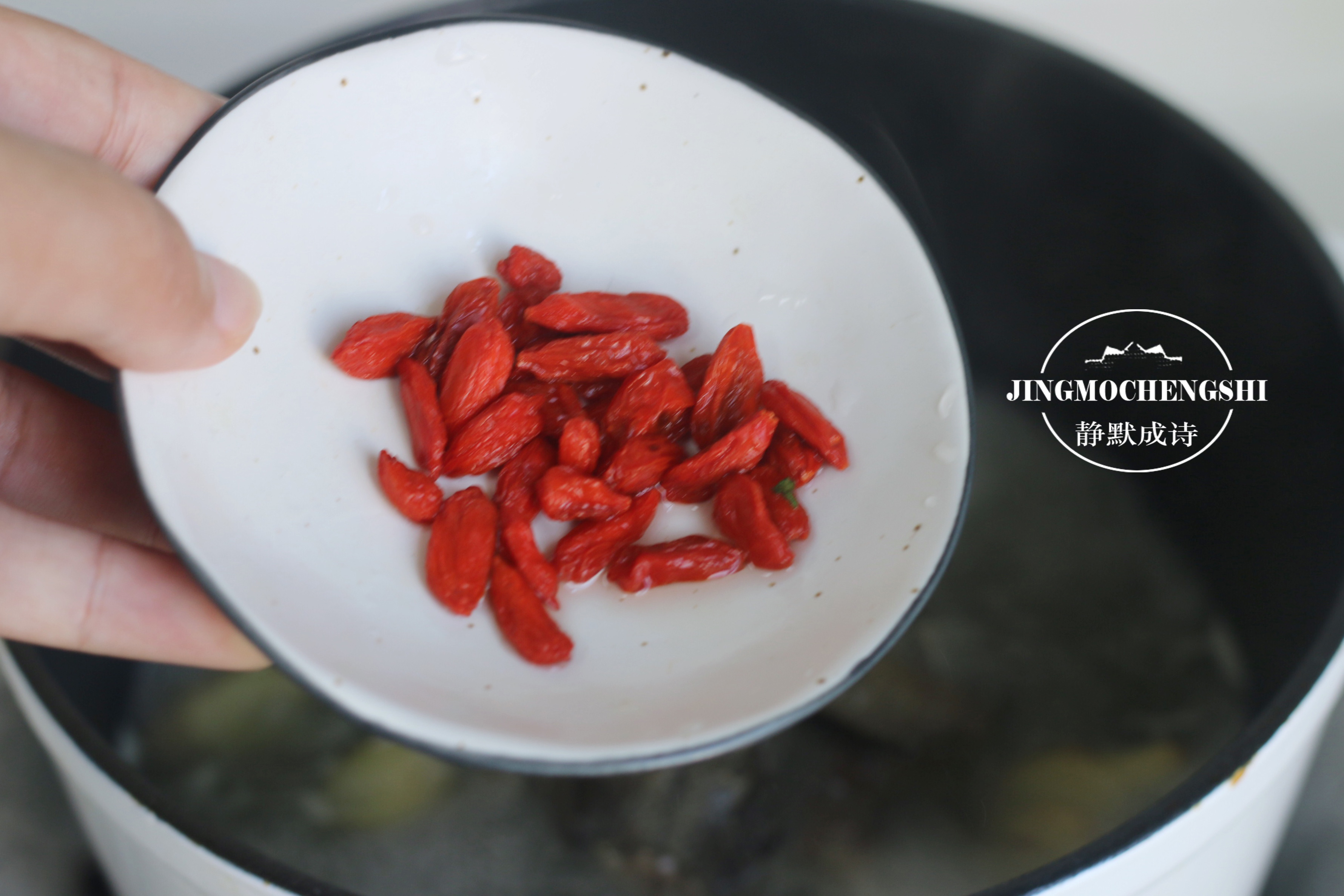 鸽子汤的做法驱寒,冬天鸽子汤的做法与功效