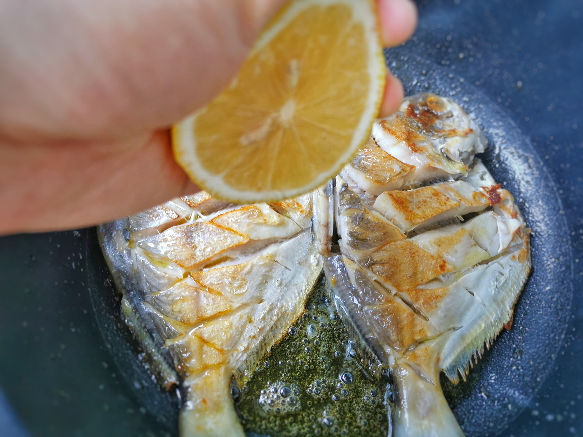 鲳鱼这么烧绝对够味简单又快捷,鲳鱼的做法清蒸几分钟最好