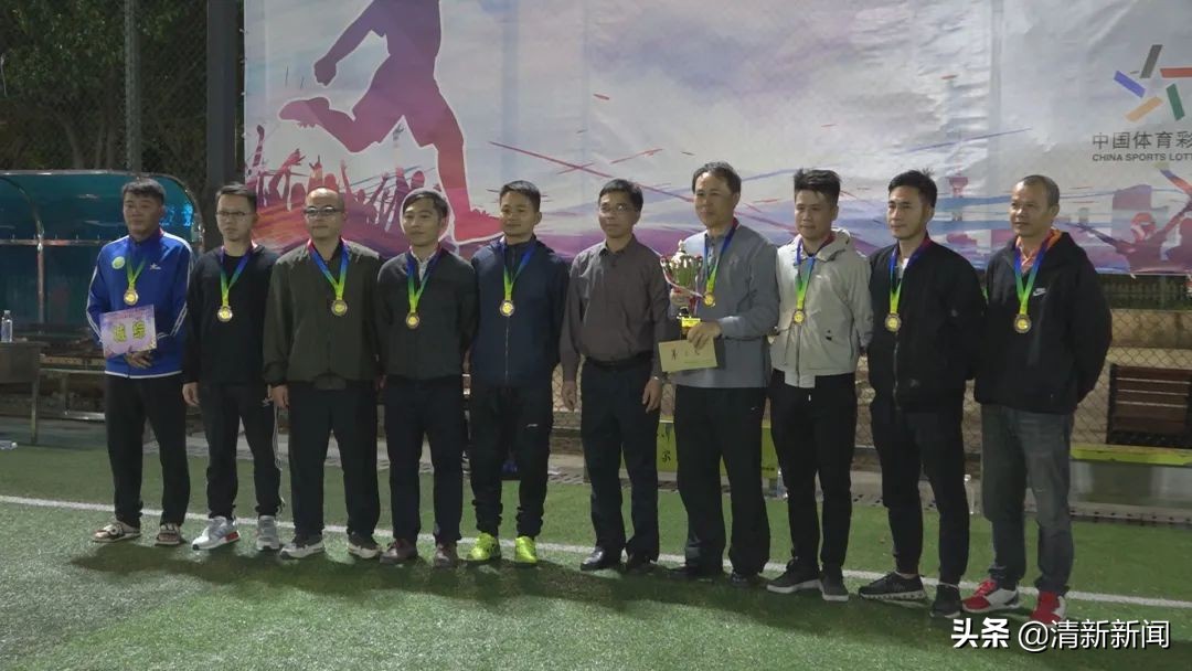 帅！这支球队夺冠啦，你认识他们吗？