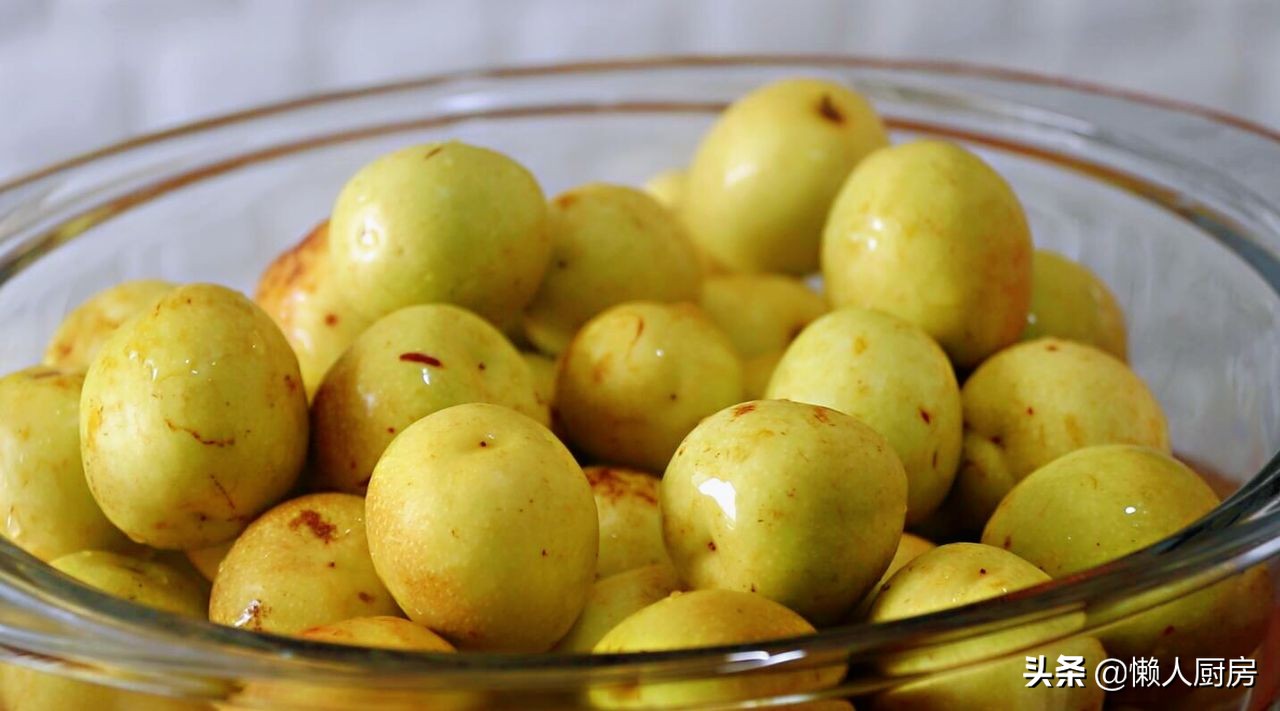 又到了吃枣子的季节，吃不完的枣子可以这样做，保存时间长