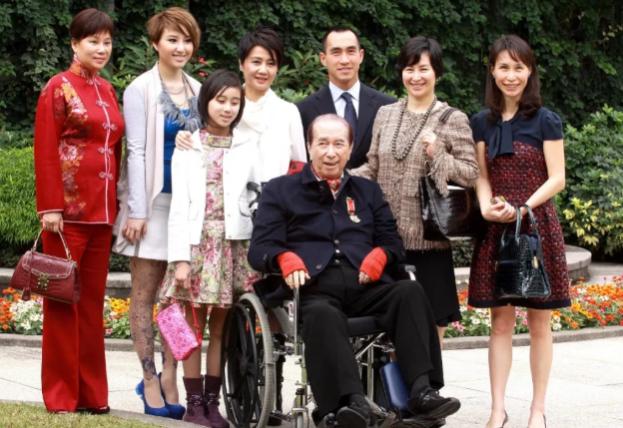 香港豪门“夺嫡”记：千亿遗产恩怨百年？全靠这4位“太子”硬撑