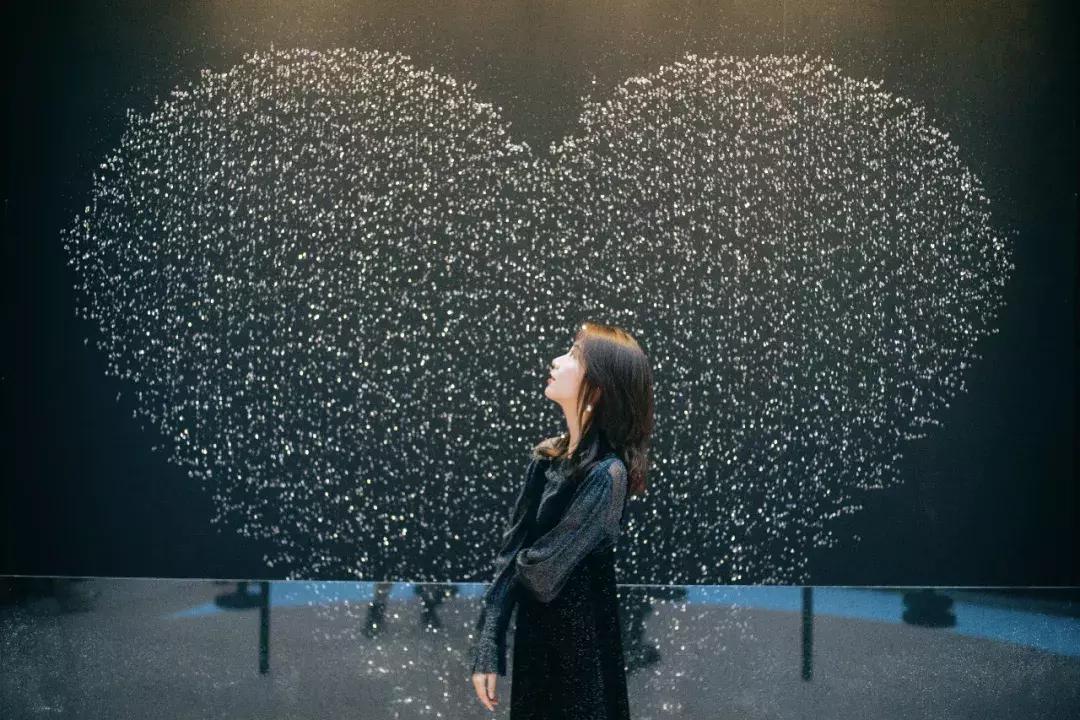 nars彩妆视频,号称彩妆界老司机的nars