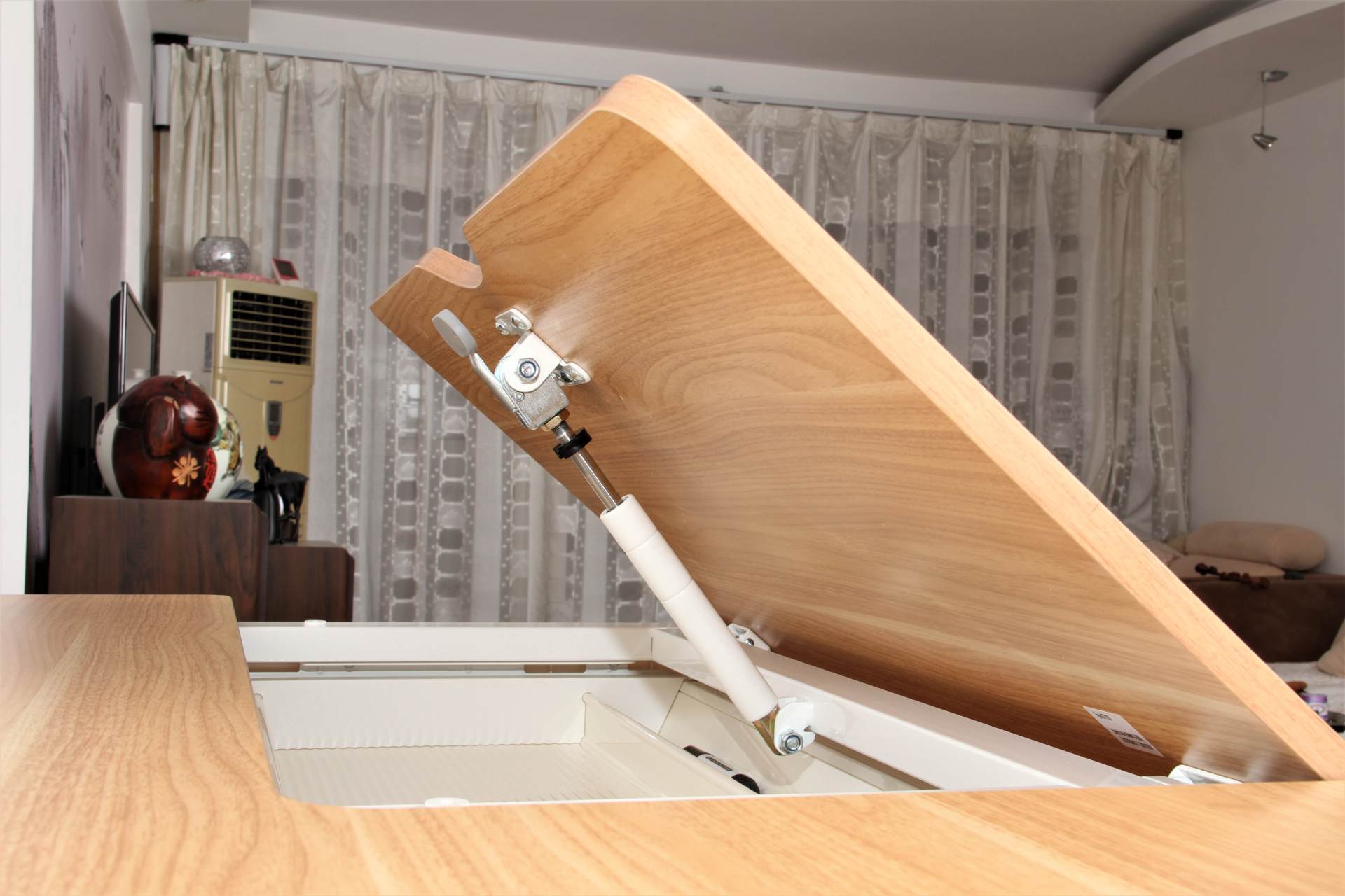 两千元以内电动升降桌，冠军孙杨推荐乐歌新品，伏案苦读不再腰酸