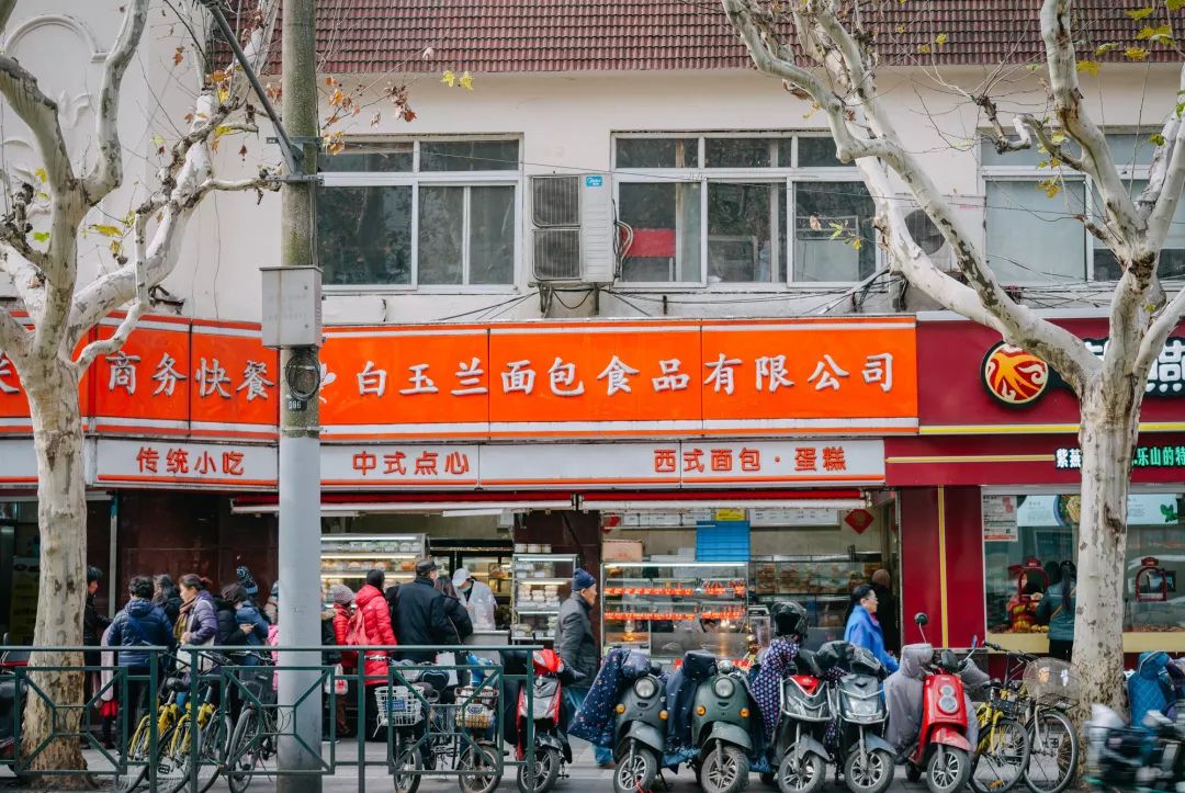 乐乐茶有花有果,乐乐茶给人的直观感受