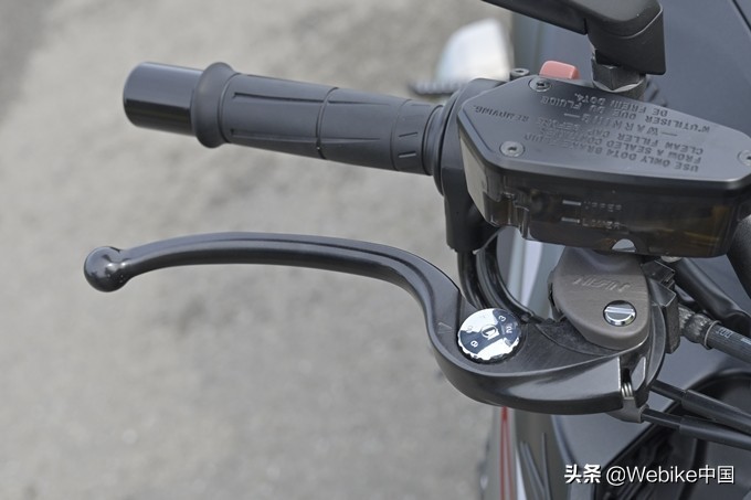 测评川崎zrx1200视频,川崎z1000和宝马s1000r选哪个