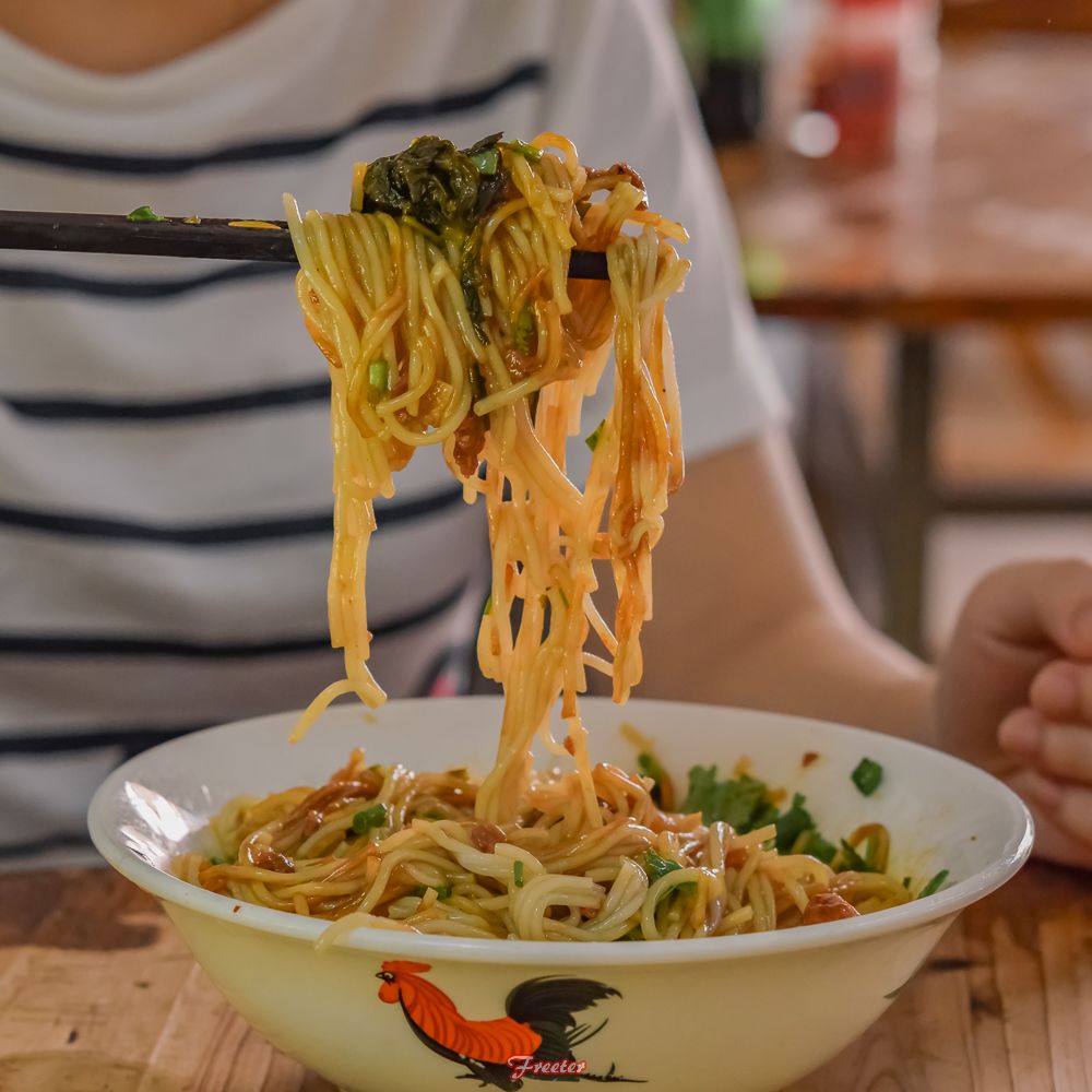 驻扎白水塘20多年，这家早餐店凭着料多量足虏获无数海口老饕的胃