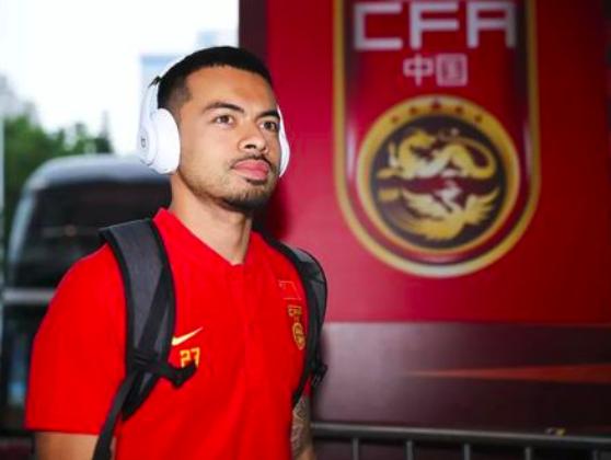 国足挑战贝克汉姆,国足晃倒贝克汉姆