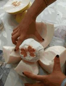 爆笑gif为了我的八块腹肌拼了,成年人幽默搞笑gif图片带字