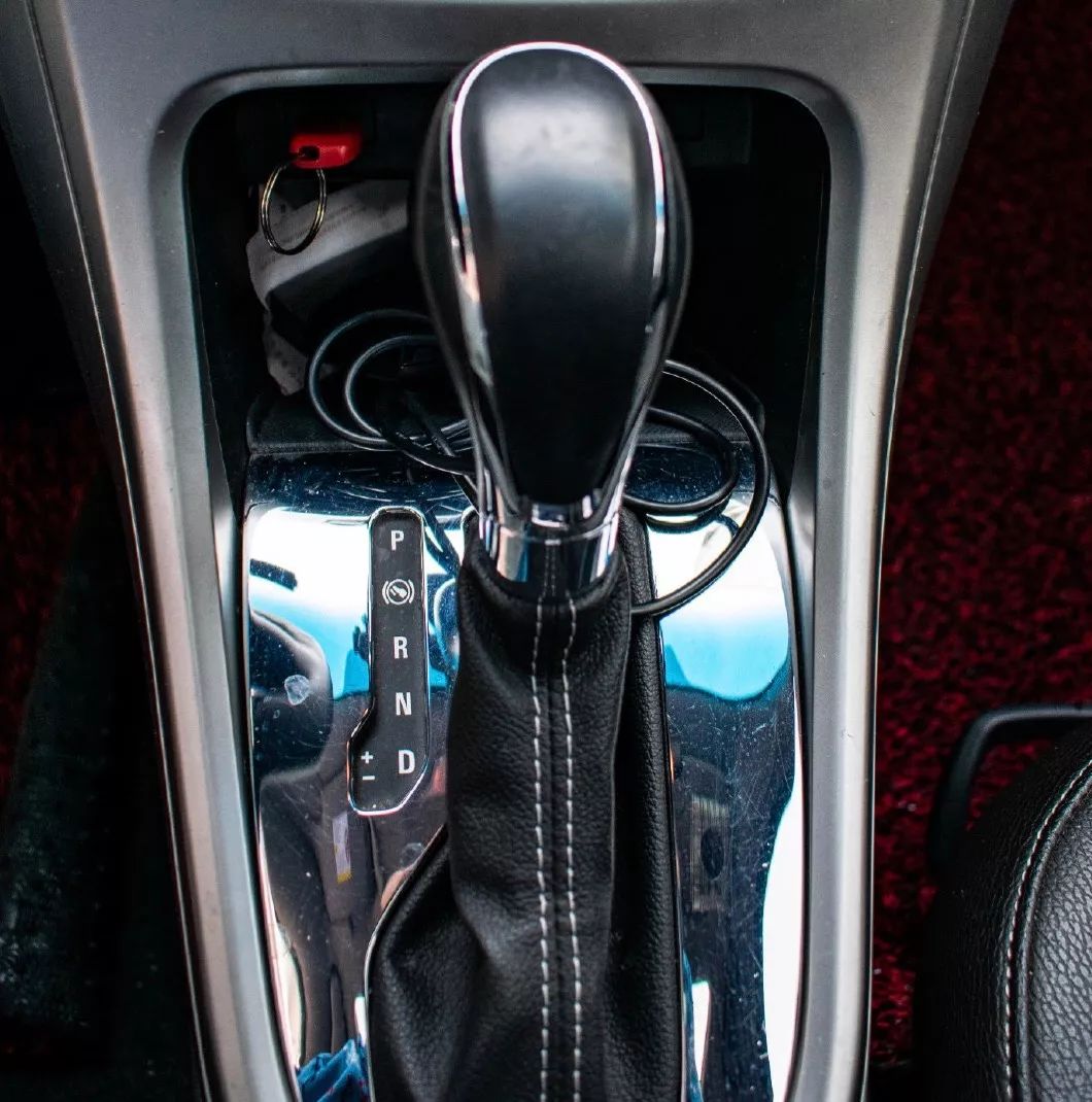 别克英朗xt1.6t高清图片,帅气的呆头鹅