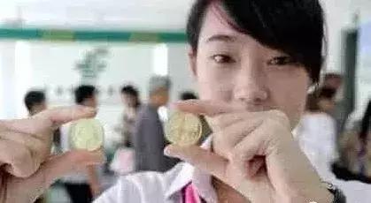 纪念币上的指纹怎么清洗,家里存的硬币怎么处理