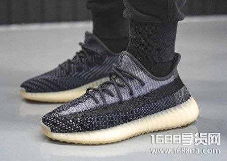 现在yeezy350值得买的配色 (yeezy350怎么配夏季亚洲限定)