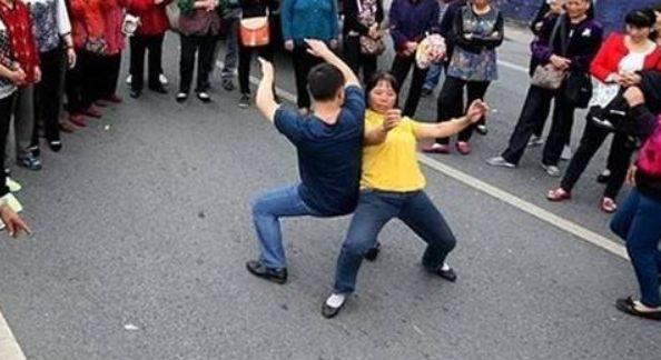 化解尴尬小技巧,生活小妙招化解尴尬