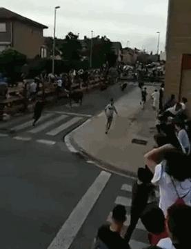 被牛角顶了是什么感觉,被牛角顶了是什么样