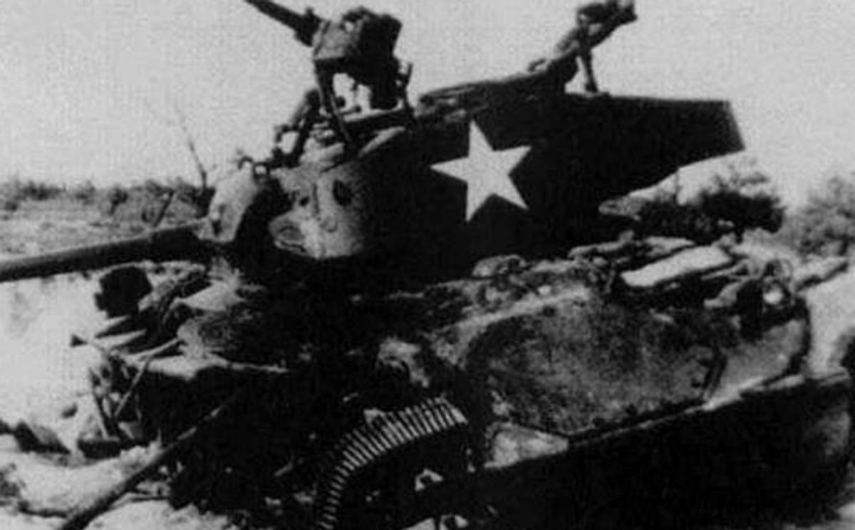 山东97岁老人手握双枪,山东97岁老人手持双枪