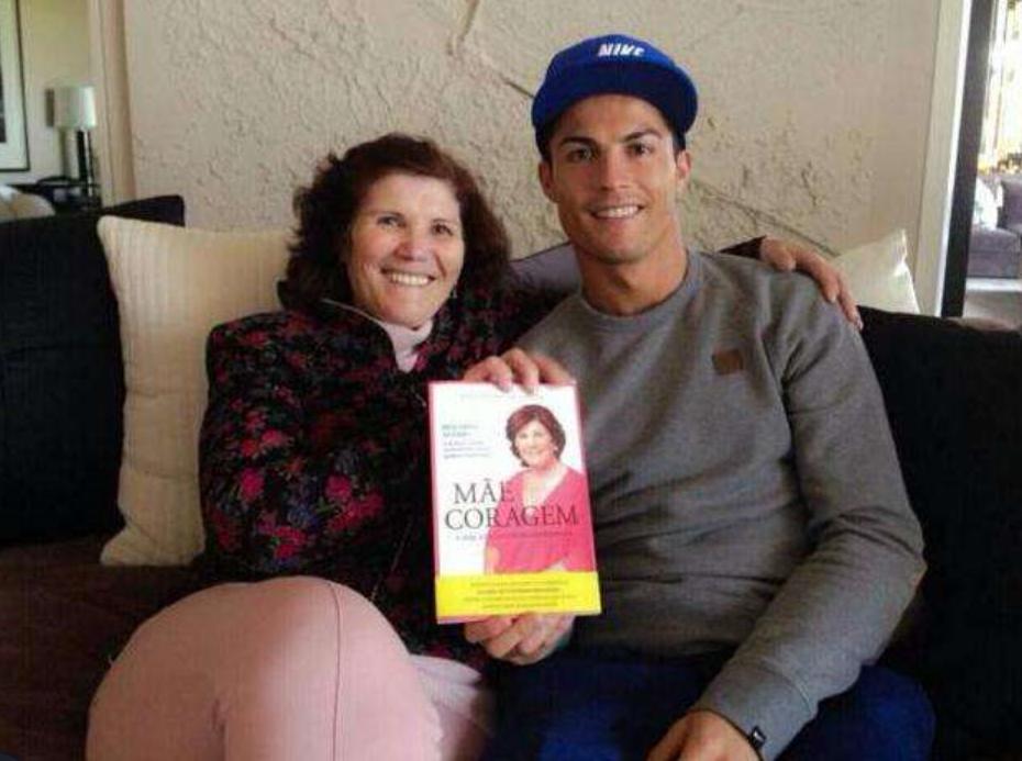 c罗和梅西成长,c罗梅西25岁时成就