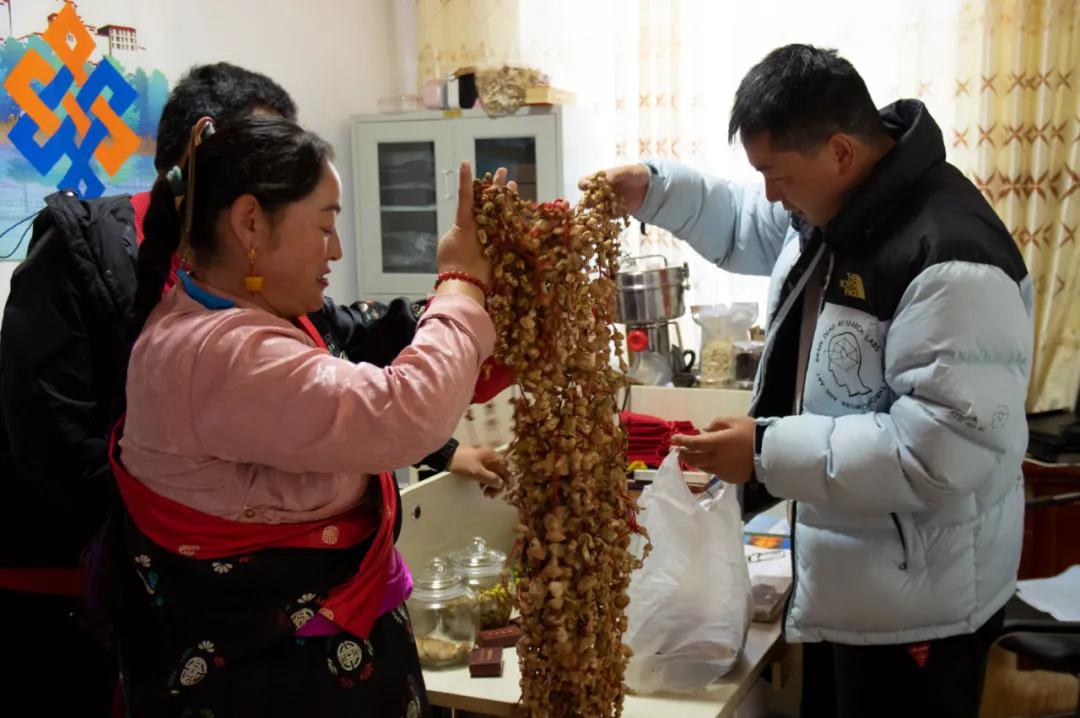 佛经里没有讲，草原上的女人不能搞直播