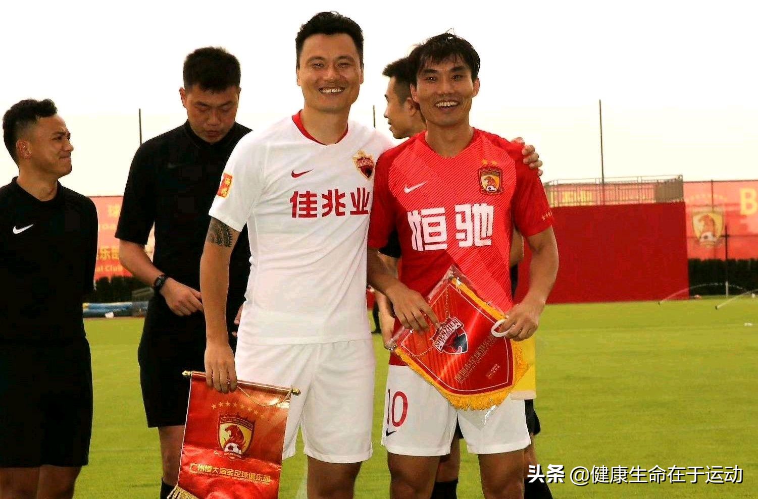 鐩存挱涓秴娣辫冻鎴愬姛淇濈骇,杩愭皵鐖嗘鍙堝嚭澶у