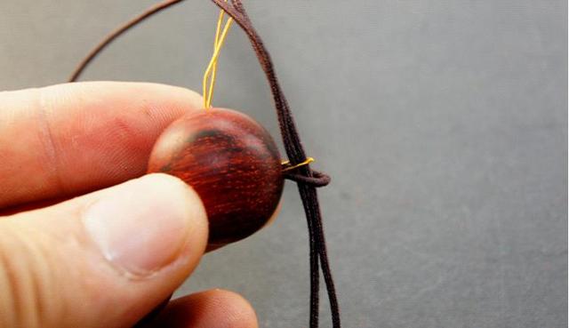 如何给文玩手串换绳,文玩换绳打结方法图解