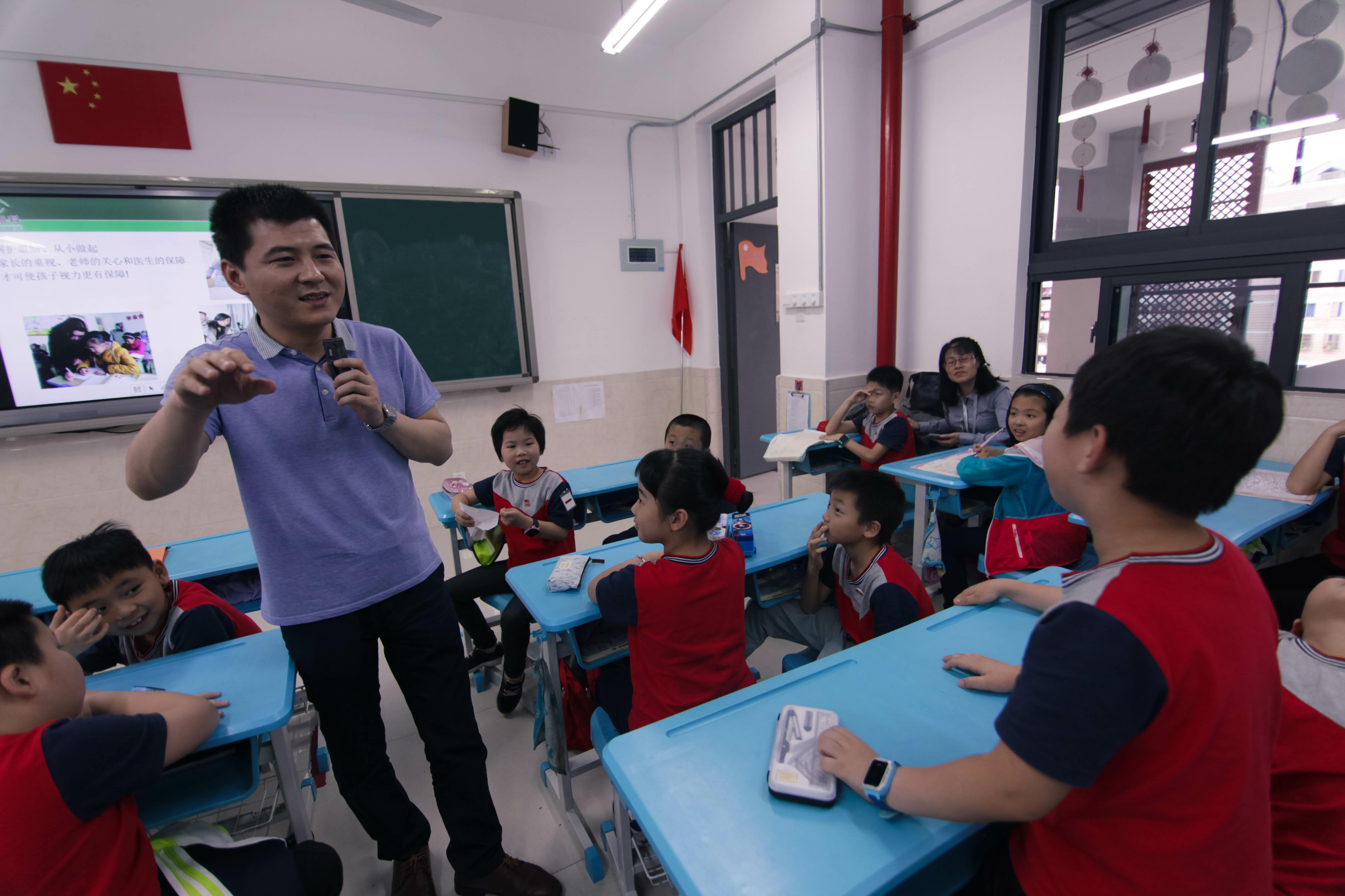 青少年近视超过600度怎么办,青少年眼睛轻度近视怎么办