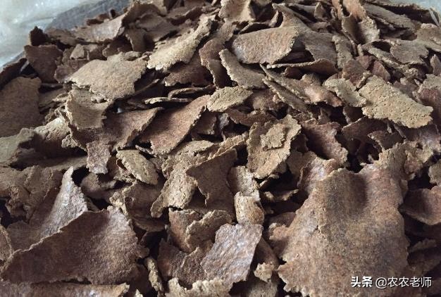 沤花生麸水肥可以加复合肥吗,怎么沤制好花生麸液肥