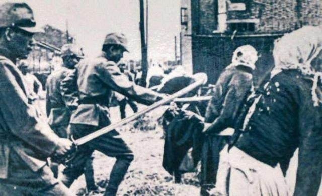 千名囚犯被押送海岛监狱,被绑架的中国劳工