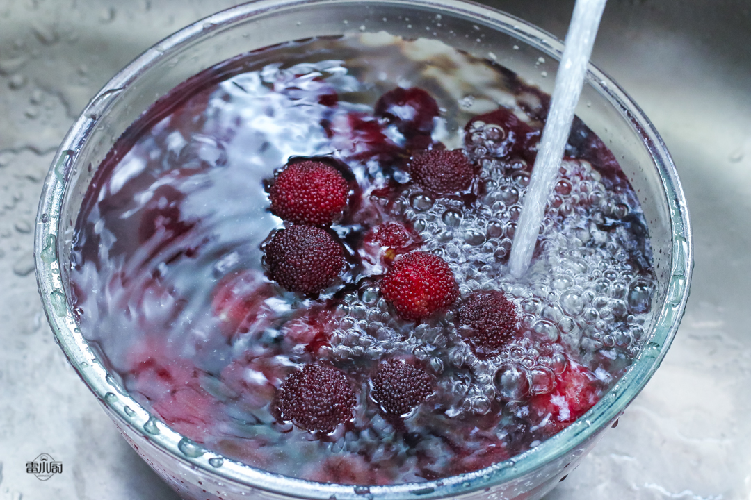 给大家分享清洗杨梅的方法,果农洗杨梅