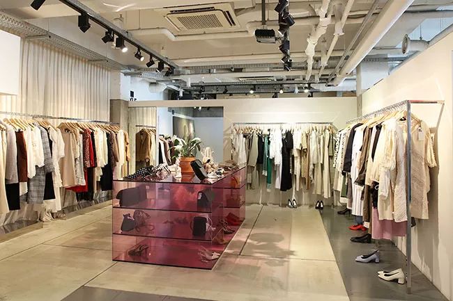 打HPV、考国际驾照、当练习生、看演唱会、泡夜店，这才是首尔